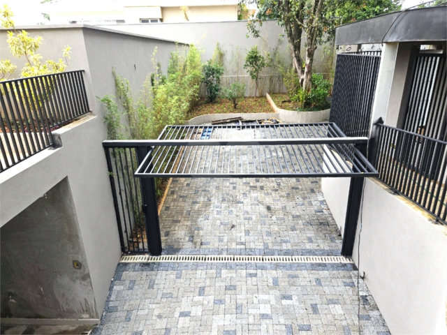 Casa à venda com 4 suítes no condomínio Venezia, São Paulo - SP
