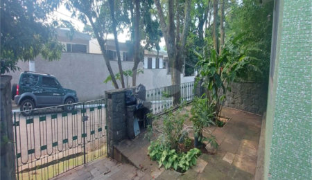 Casa Térrea à venda com 3 quartos, sendo 1 suíte,  em Jardim Floresta, São Paulo, SP