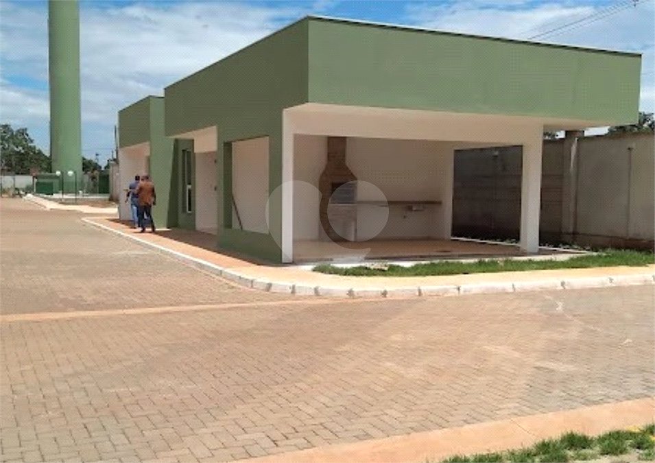 Apartamento à venda com 2 quartos no Centro-sul, Várzea Grande, MT