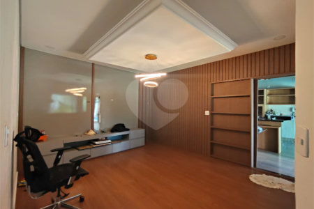 Casa Térrea à venda com 4 quartos, sendo 1 suíte, em Vila Mazzei, Itapetininga, SP