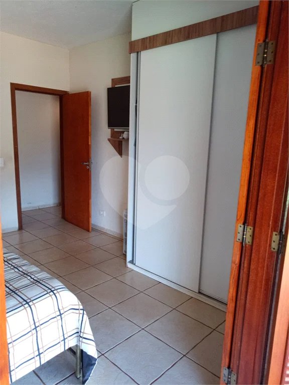 Chácara à venda. Ampla área de lazer. Aceita permuta com apartamento na praia