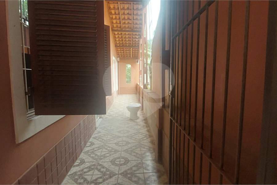 Sobrado à venda com 4 quartos, sendo 2 suítes, em Lavapés, Mairiporã, SP