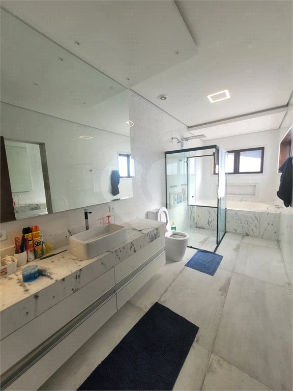 Casa para alugar com 5 quartos, sendo 2 suítes,  no condomínio Alpes de Caieiras, Caieiras - SP