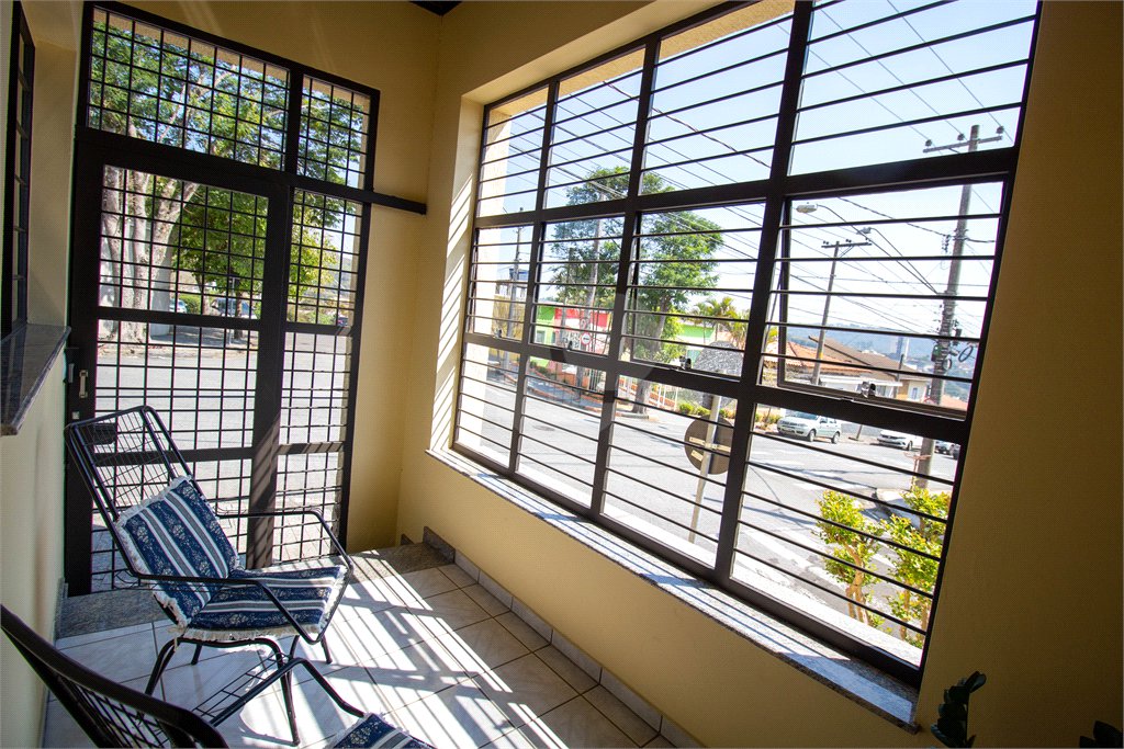 Sobrado à venda com 5 quartos, sendo 3 suítes, no Centro, São Roque, SP