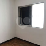 Casa à venda com 3 quartos, sendo 1 suíte, em Parque Bristol, São Paulo, SP