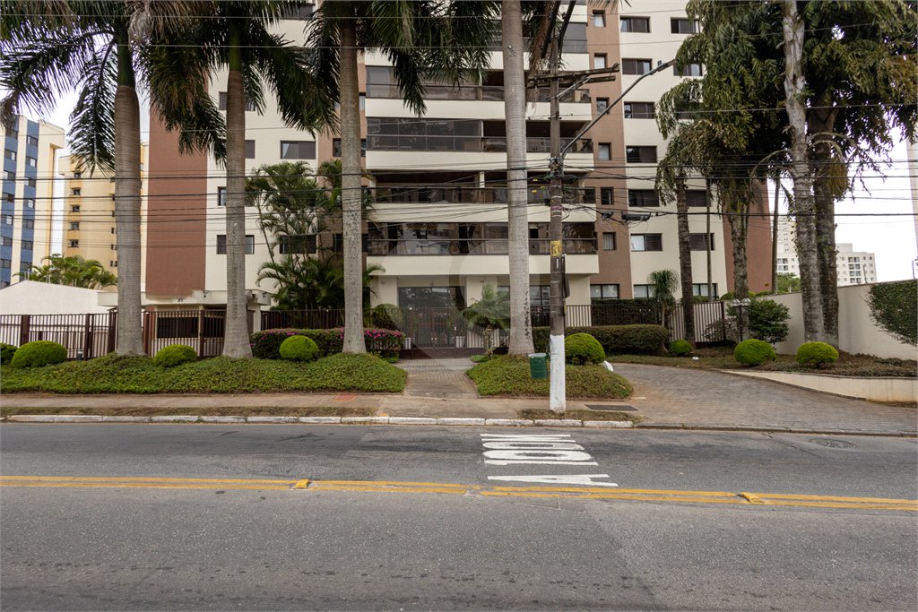 Apartamento à venda com 4 quartos, sendo 3 suítes,  em Jardim Monte Kemel, São Paulo, SP