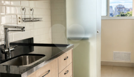 Apartamento à venda com 3 quartos, sendo 1 suíte,  em Vila Pompéia, São Paulo, SP