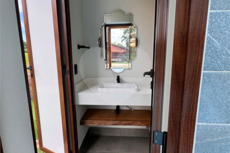 Casa à venda com 6 suítes no condomínio Vila Pinhal, Itirapina - SP