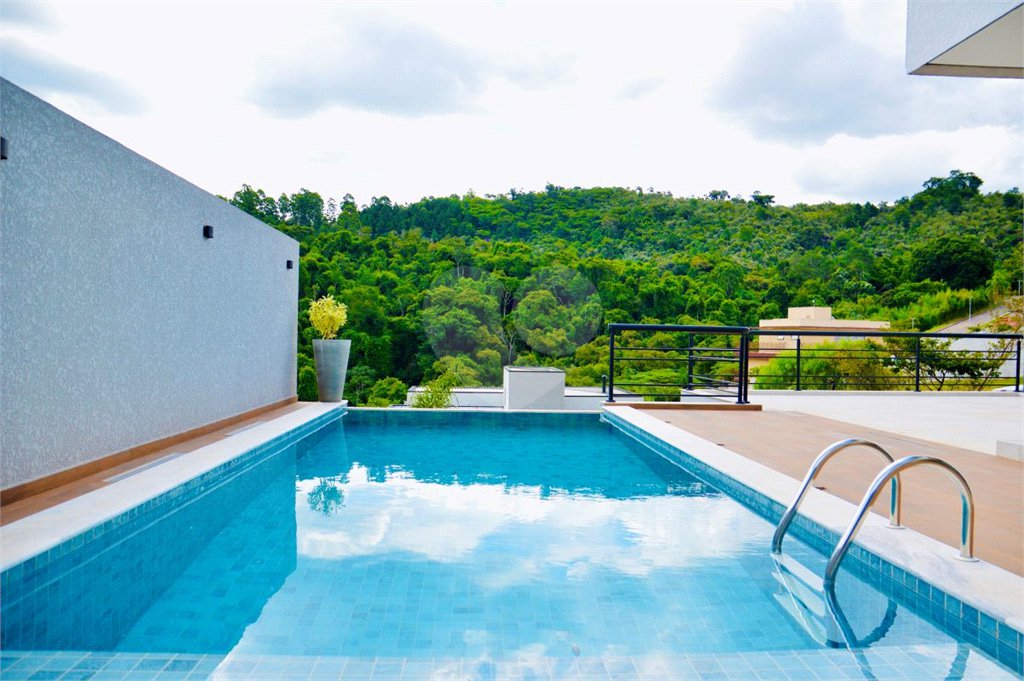 Casa à venda com 3 suítes no condomínio Quintas da Boa Vista, Atibaia - SP