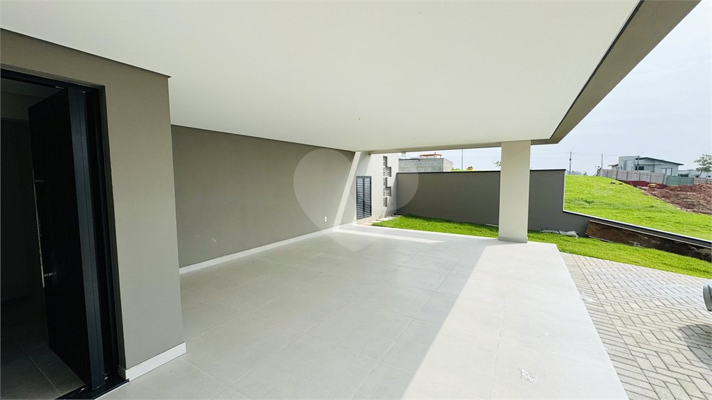 Casa à venda com 3 suítes no condomínio Santa Isabel I, Louveira - SP