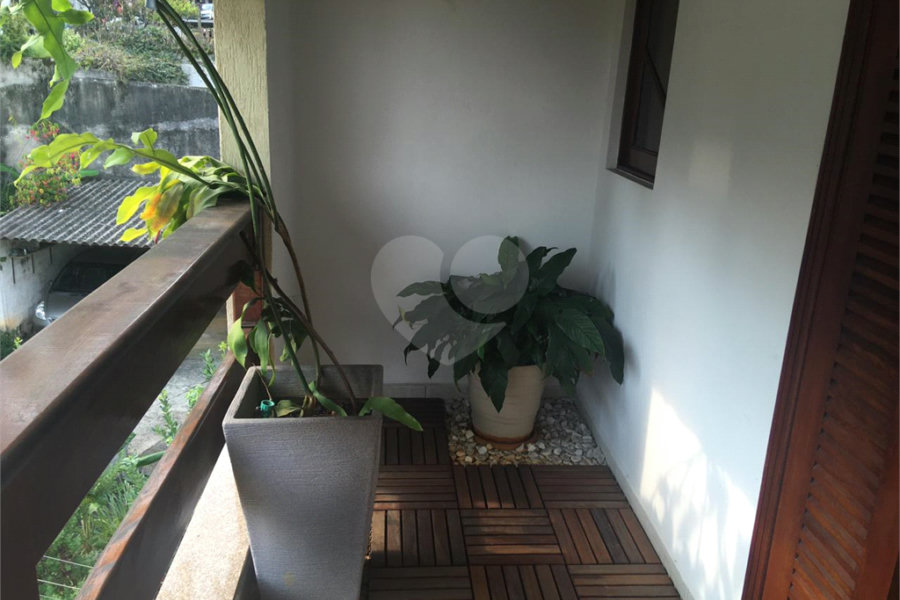 Casa à venda com 3 quartos, sendo 1 suíte, no condomínio Morada de Itapuã, São Paulo - SP