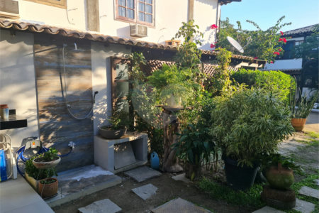 Casa à venda com 2 quartos, sendo 1 suíte, em Manguinhos, Armação dos Búzios, RJ