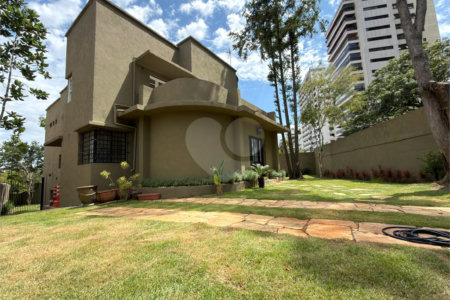 Sobrado para alugar com 6 quartos, sendo 2 suítes,  em Consolação, São Paulo, SP