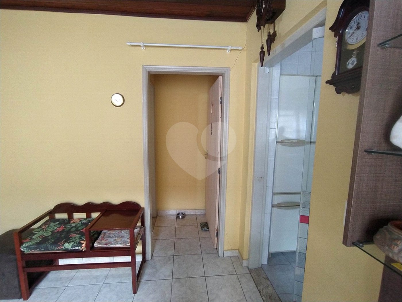 Casa à venda com 6 quartos, sendo 2 suítes, em Chora Menino, São Paulo, SP