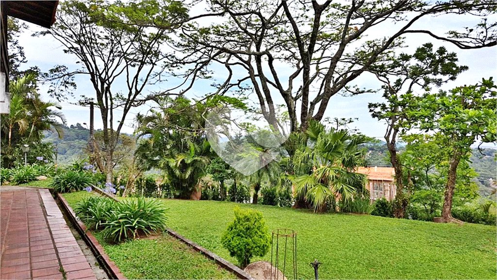 Casa à venda com 6 quartos, sendo 3 suítes, em Serra da Cantareira, Mairiporã, SP