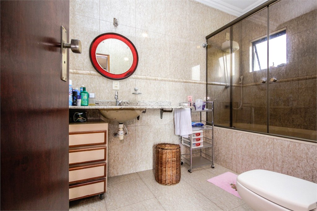 Casa à venda com 6 quartos, sendo 4 suítes, em Vila Anglo Brasileira, São Paulo, SP