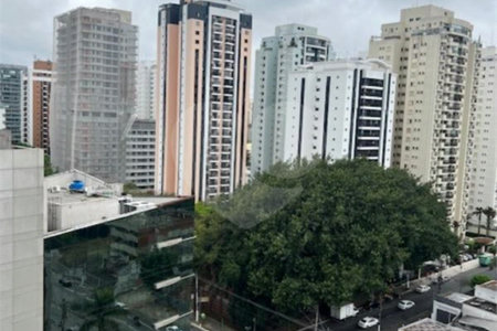 Apartamento à venda com 2 quartos, sendo 1 suíte, em Vila Olímpia, São Paulo, SP