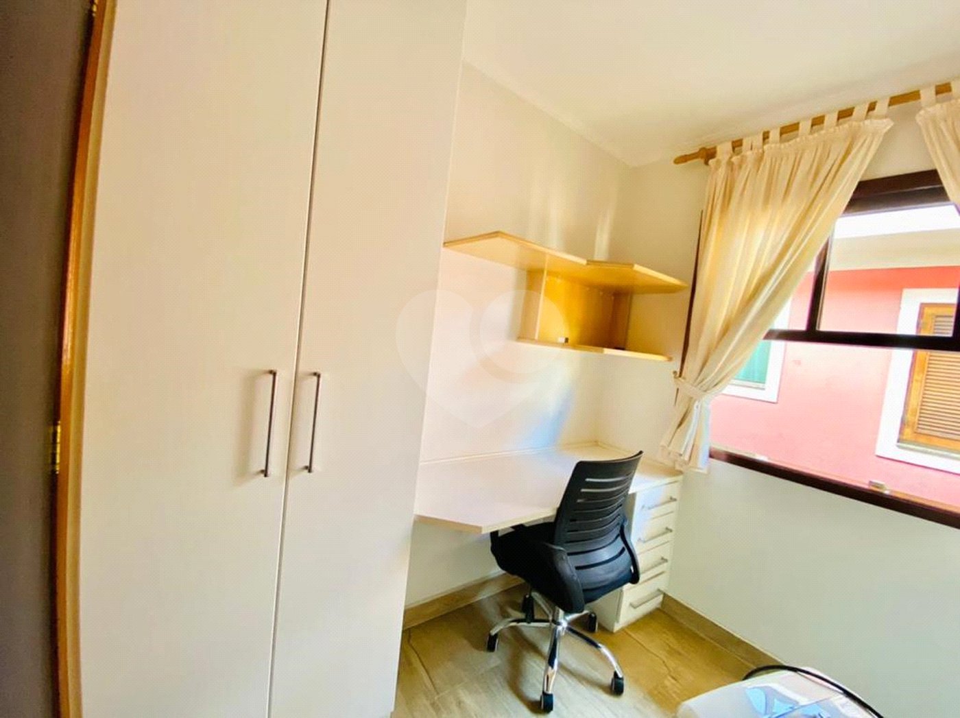 Sobrado à venda com 3 quartos, sendo 1 suíte, em Tremembé, São Paulo, SP