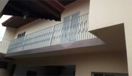 Casa à venda com 4 quartos, sendo 1 suíte,  em Vila Santa Terezinha, Várzea Paulista, SP