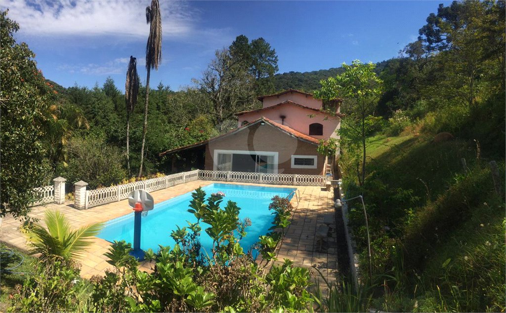 Sítio à venda com 9 quartos, sendo 4 suítes, em Remédios, Mairiporã, SP