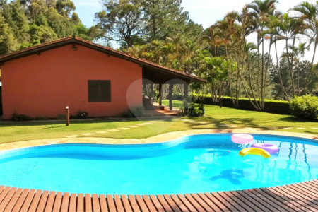Casa em condomínio à venda ou para alugar com 4 quartos, sendo 2 suítes, em Caixa D´água, Vinhedo, SP