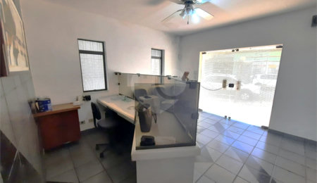 Sobrado à venda ou para alugar com 8 quartos, sendo 2 suítes,  em Santo Amaro, São Paulo, SP