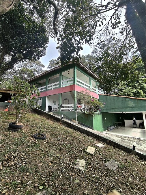 Sobrado à venda ou para alugar com 4 suítes em Serra da Cantareira, Mairiporã, SP