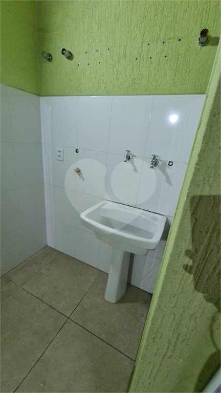 Casa à venda com 3 quartos, sendo 1 suíte, no condomínio Alvorada Parque Vitória, São Paulo - SP