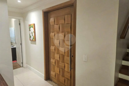 Sobrado à venda com 4 quartos, sendo 2 suítes, em Brooklin Paulista, São Paulo, SP