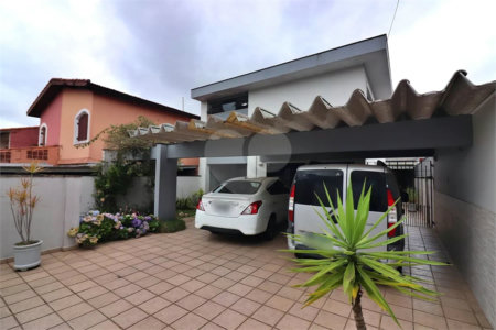 Sobrado à venda com 3 quartos, sendo 1 suíte, em Assunção, São Bernardo do Campo, SP