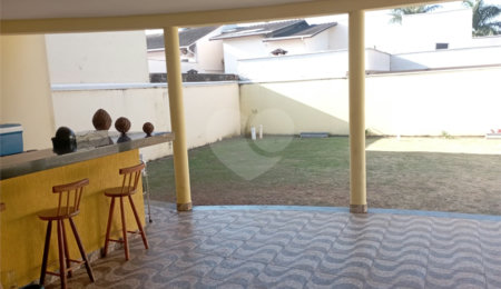 Casa à venda com 3 quartos, sendo 1 suíte, no condomínio Campos do Conde I, Paulínia - SP