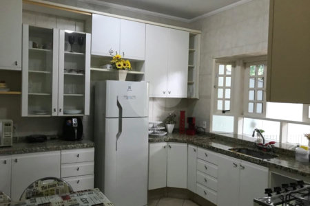 Sobrado à venda com 3 quartos, sendo 1 suíte, em Jardim América, Bragança Paulista, SP