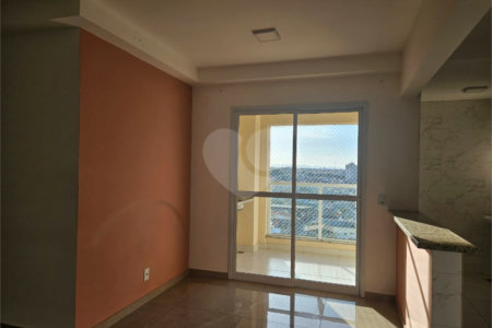 Apartamento à venda com 3 quartos, sendo 1 suíte, no Centro, Poá, SP