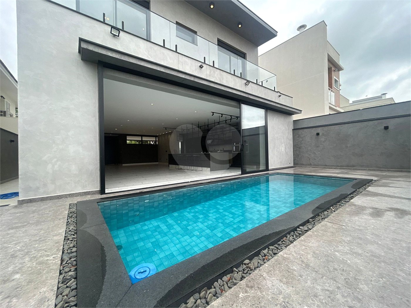 Casa à venda com 4 suítes no condomínio Residencial Chácara Ondina, Sorocaba - SP