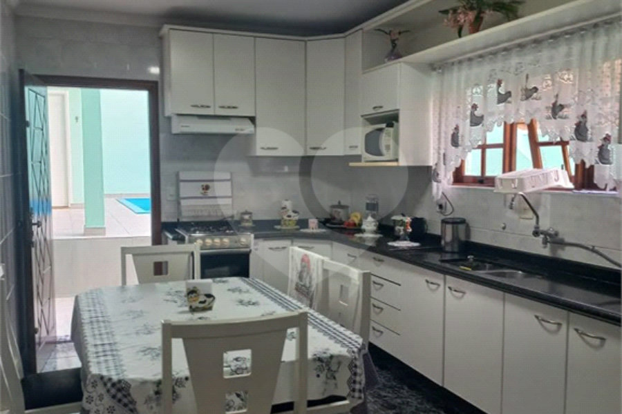 Casa à venda com 3 quartos, sendo 1 suíte, em Vila Rosalia, Guarulhos, SP