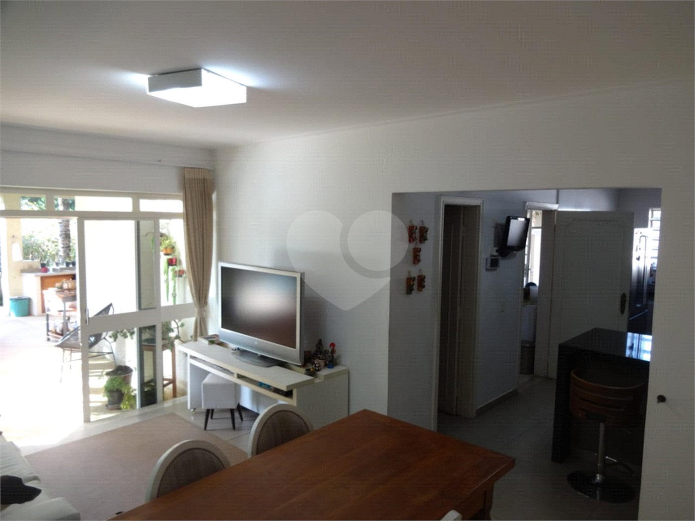 Casa à venda com 5 quartos, sendo 2 suítes,  em Vila Oliveira, Mogi das Cruzes, SP