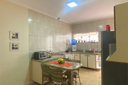 Casa à venda com 2 quartos, sendo 1 suíte, em Vila Deyse, Itapetininga, SP