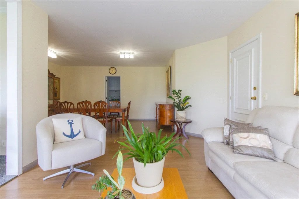 Apartamento à venda com 3 quartos, sendo 2 suítes,  em Vila Andrade, São Paulo, SP