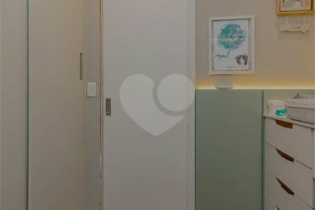 Apartamento à venda com 2 quartos, sendo 1 suíte,  em Chácara Santo Antônio, São Paulo, SP