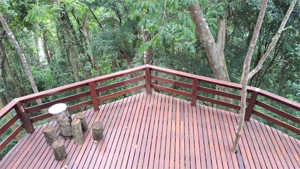Casa à venda com 6 quartos, sendo 4 suítes, no condomínio Alpes da Cantareira, Mairiporã - SP