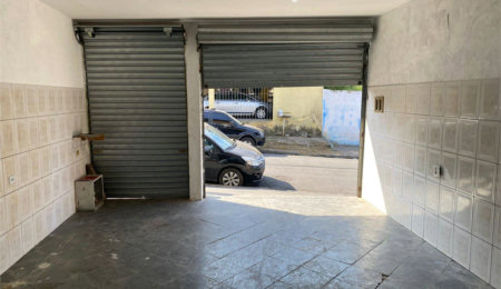 Salão Comercial para alugar em Vila Júlia, Poá, SP