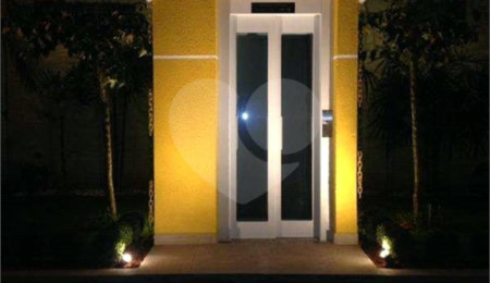 Casa à venda com 3 quartos, sendo 2 suítes,  no condomínio Residencial Vegas, São Paulo - SP