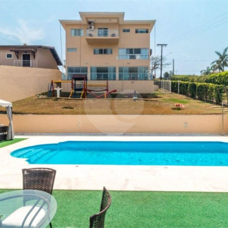 Casa à venda com 3 quartos, sendo 1 suíte, no condomínio Vale do Sol, Bom Jesus dos Perdões - SP