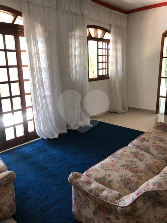 Sobrado à venda ou para alugar com 4 suítes em Serra da Cantareira, Mairiporã, SP