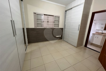 Casa à venda com 3 quartos, sendo 1 suíte,  em Jardim Primaveril, Três Lagoas, MS