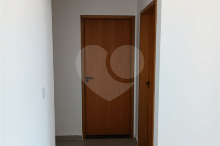Sobrado à venda com 3 quartos, sendo 1 suíte,  em Residencial Jardins da Catalunha, Atibaia, SP