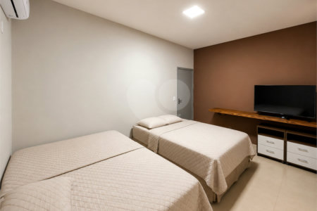 Casa Térrea à venda com 3 quartos, sendo 1 suíte, no Centro, Chapada dos Guimarães, MT