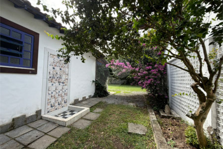 Casa à venda com 4 quartos, sendo 2 suítes, em Ogiva, Cabo Frio, RJ