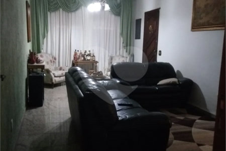 Sobrado à venda com 3 quartos, sendo 1 suíte, em Chora Menino, São Paulo, SP