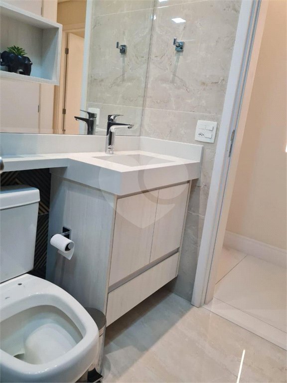 Apartamento à venda com 3 quartos, sendo 1 suíte,  em Vila Anastácio, São Paulo, SP